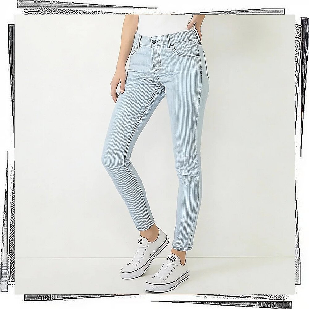 Vintage 2014 Blue & White Pinstripe Skinny Jeans (25) by Level 99